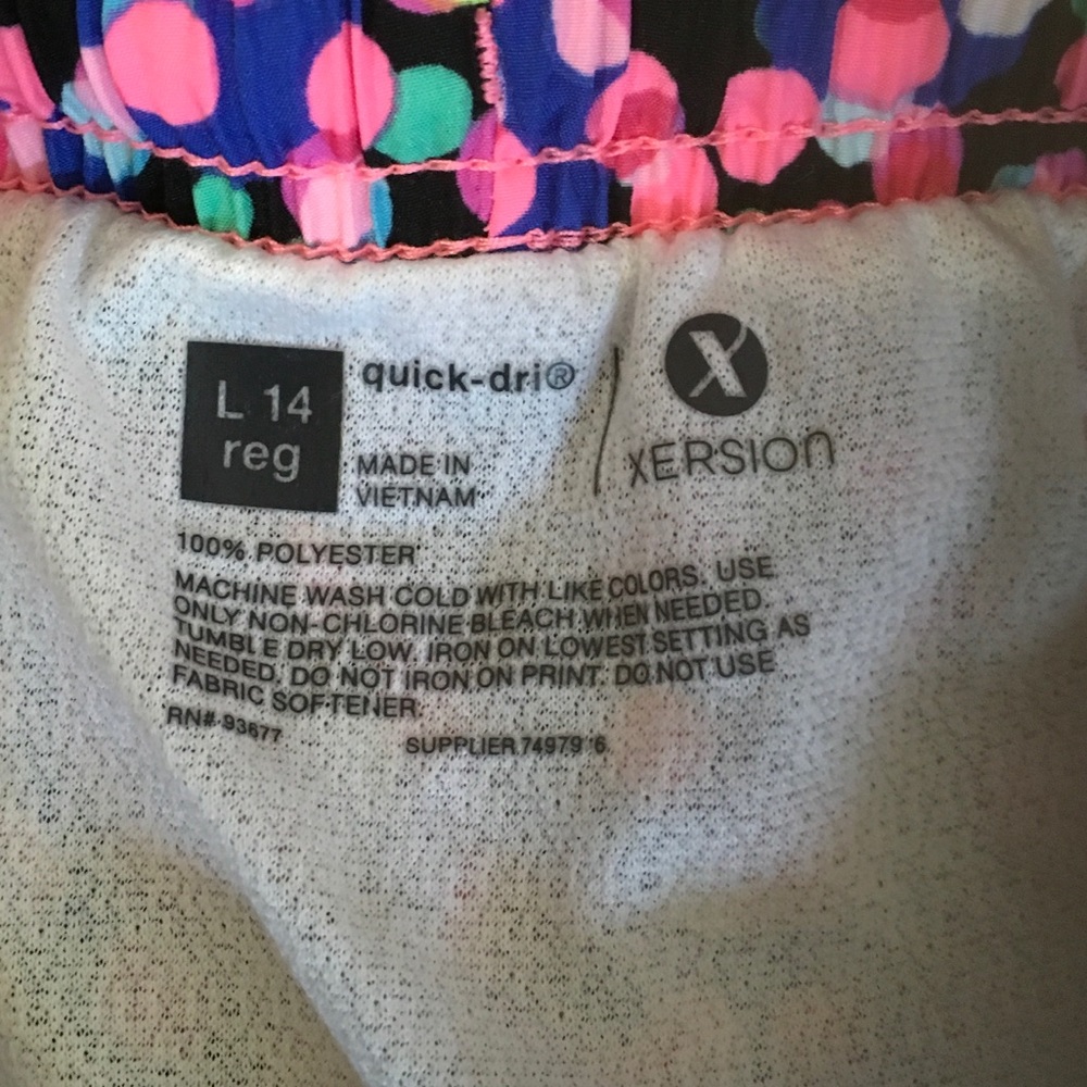 Shorts - Picture 2 of 3