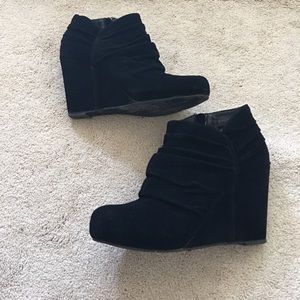 Dollhouse wedges