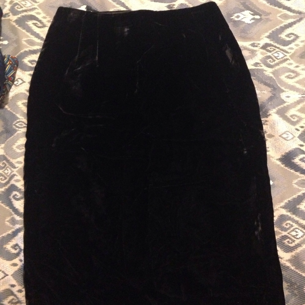 Beautiful black velvet skirt!