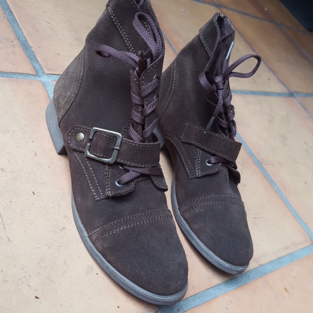 Zigi Soho  Suede  ankle boots FLAME Size 8.5