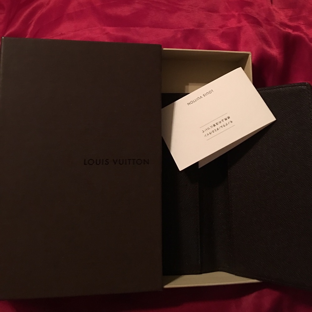 LV passport holder real and Authentic