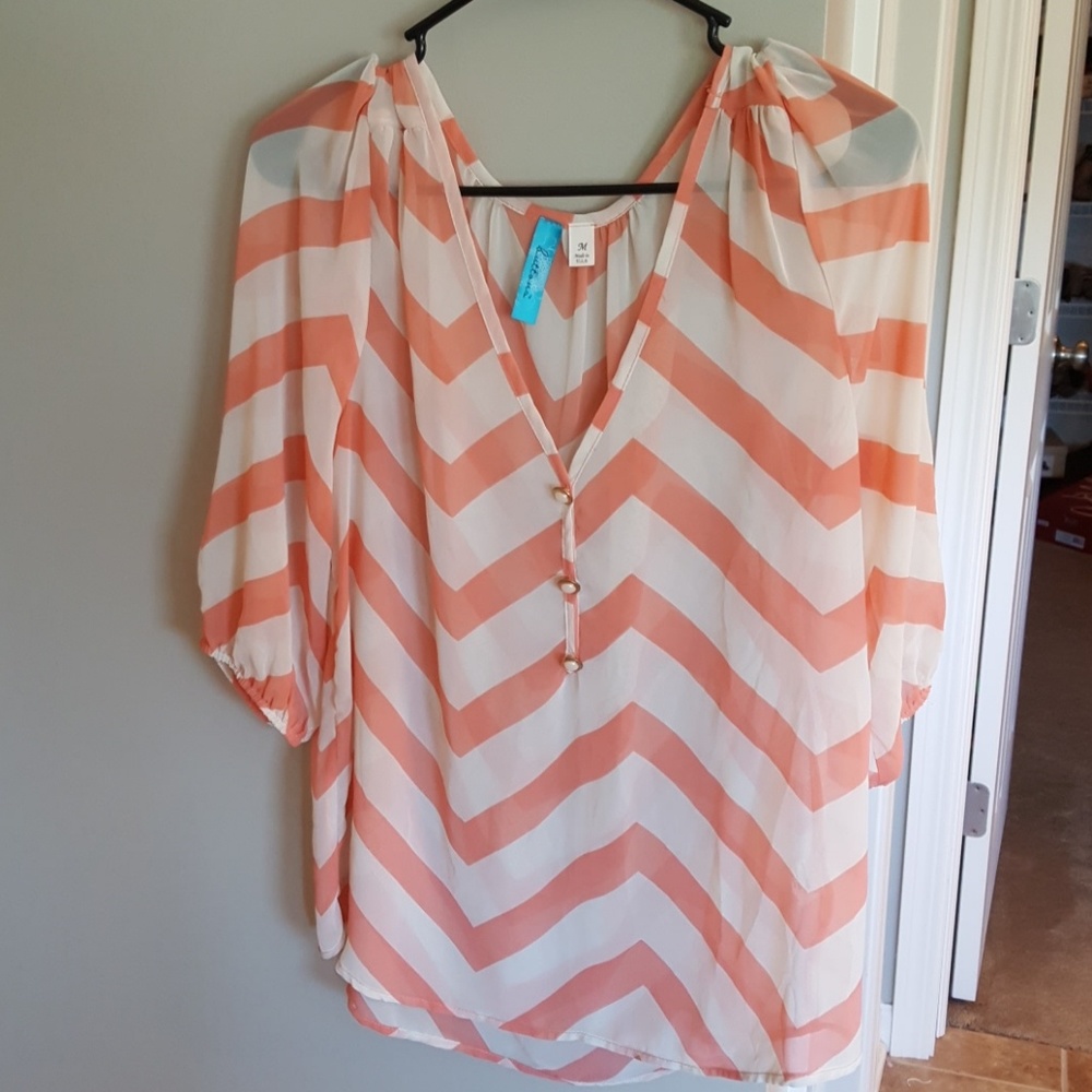 Buttons sheer coral and cream chevron top