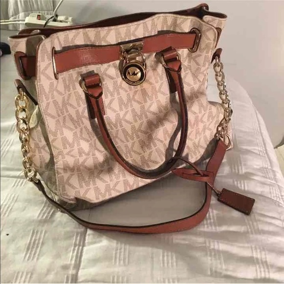 Michael Kors Hamilton Purse -🚫 SOLD 🚫 - Picture 1 of 6
