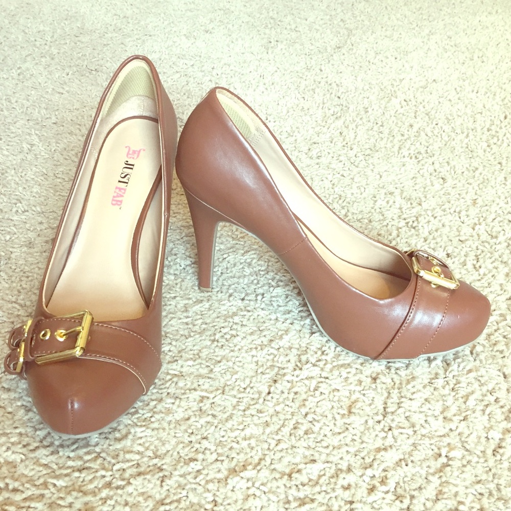 Brown Pumps 👠