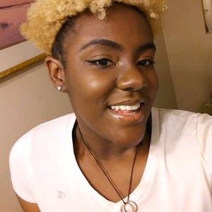 Meet your Posher, Denyse