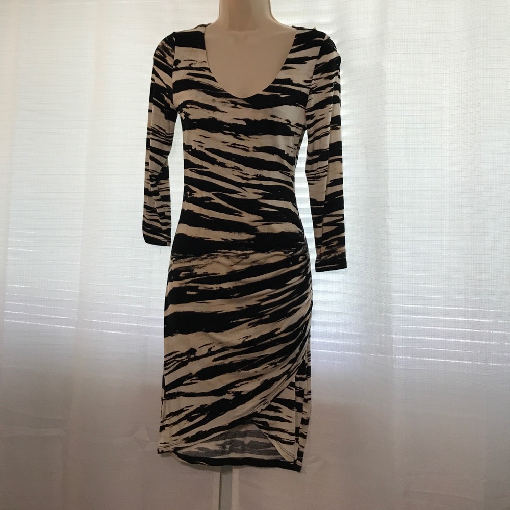 Black and cream stripped dress