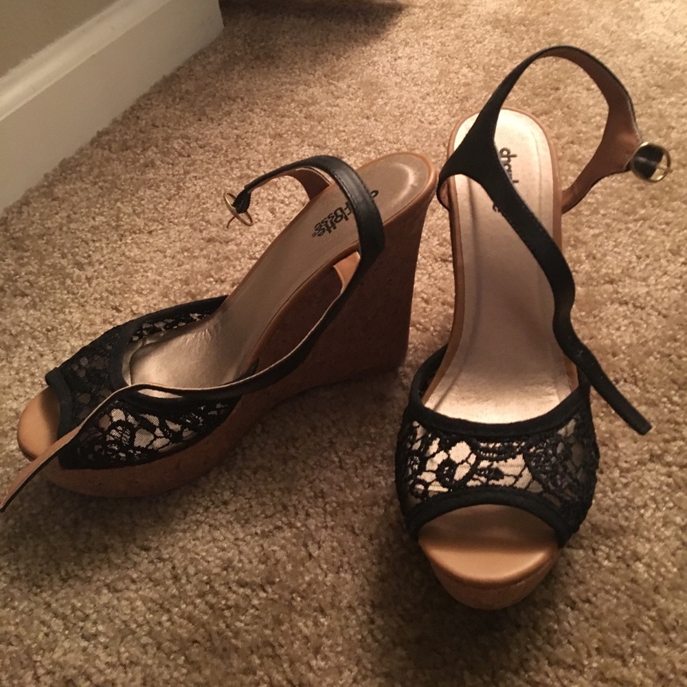 Black Wedges