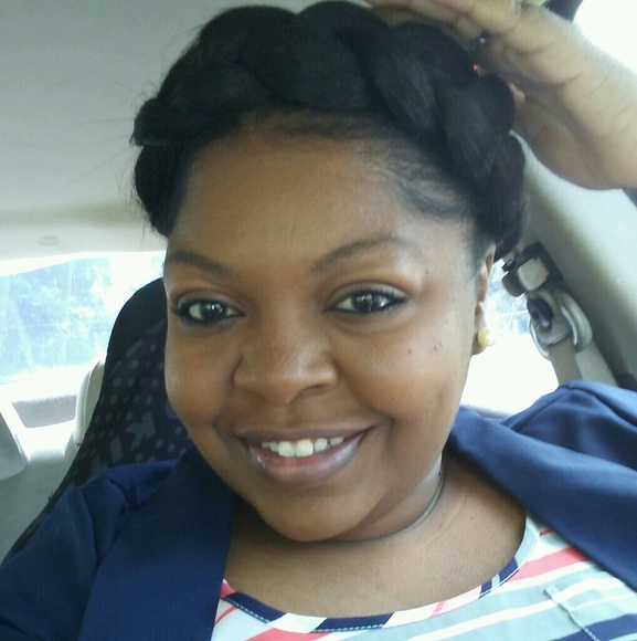 Meet your Posher, Dominique - Picture 1 of 1