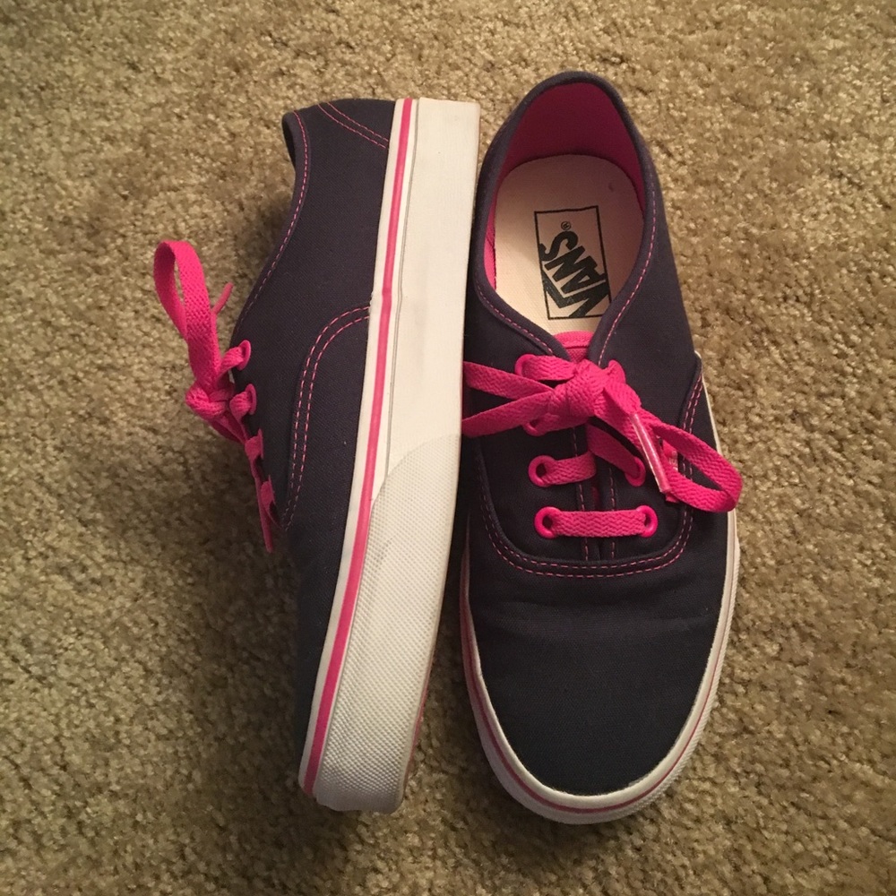 Vans - Picture 2 of 4