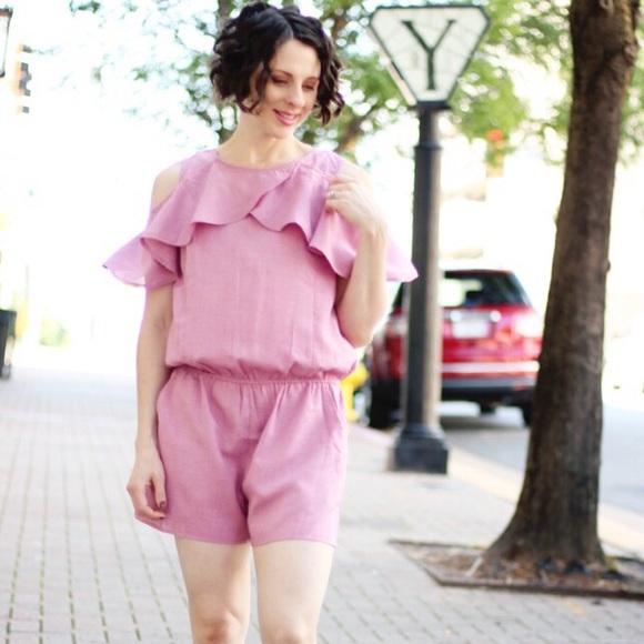 NWT Rose Ruffle Sleeve Cold Shoulder Romper - Picture 3 of 7