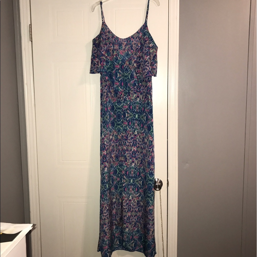 Dress - Picture 2 of 4