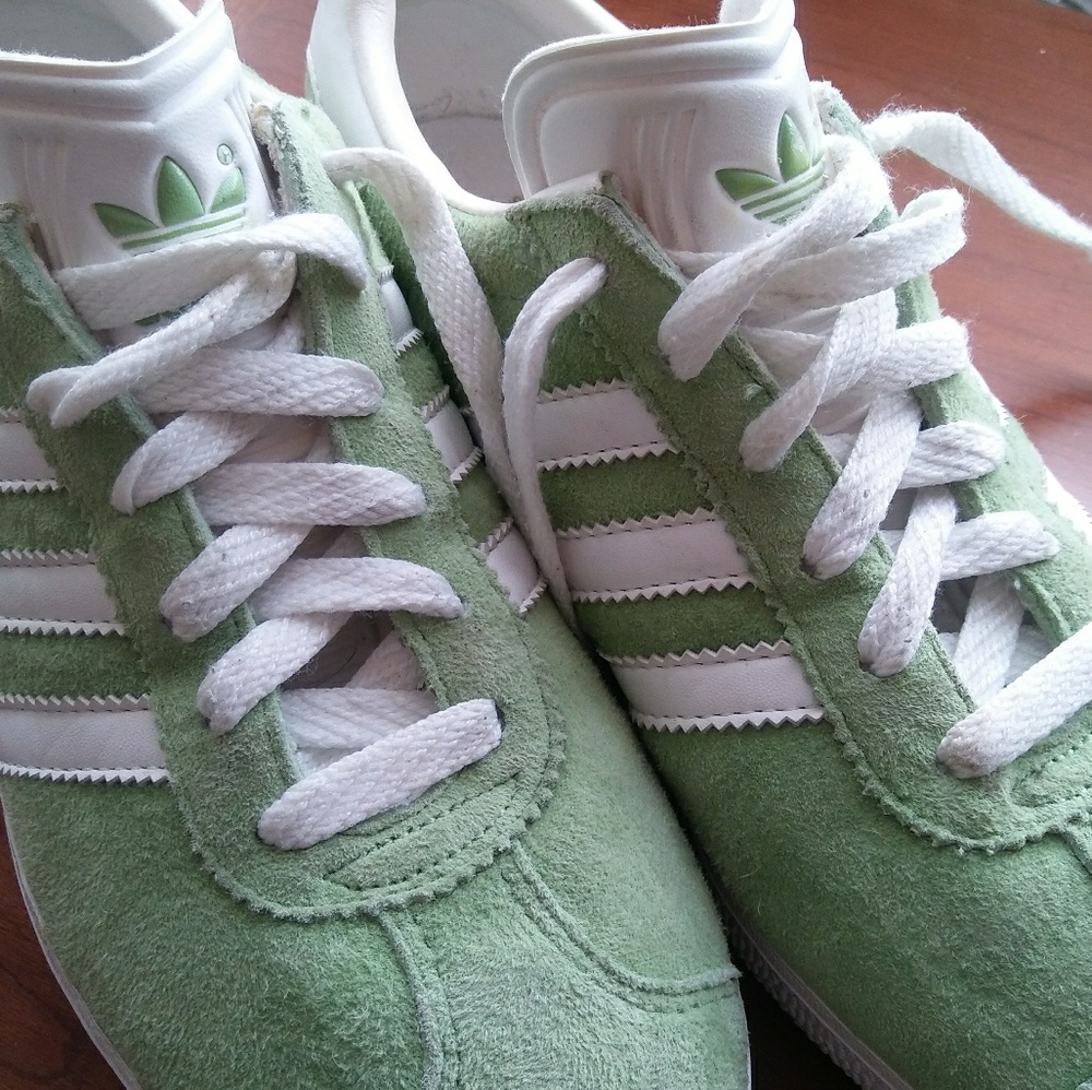 **ADIDAS** GAZELLE Mint Green Sneakers EUC Women's