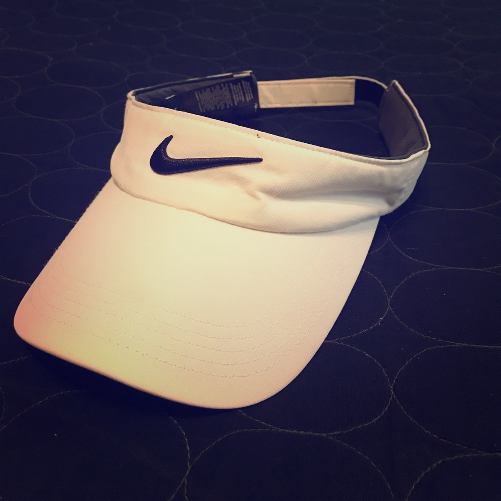 White NikeGolf , Unisex Visor