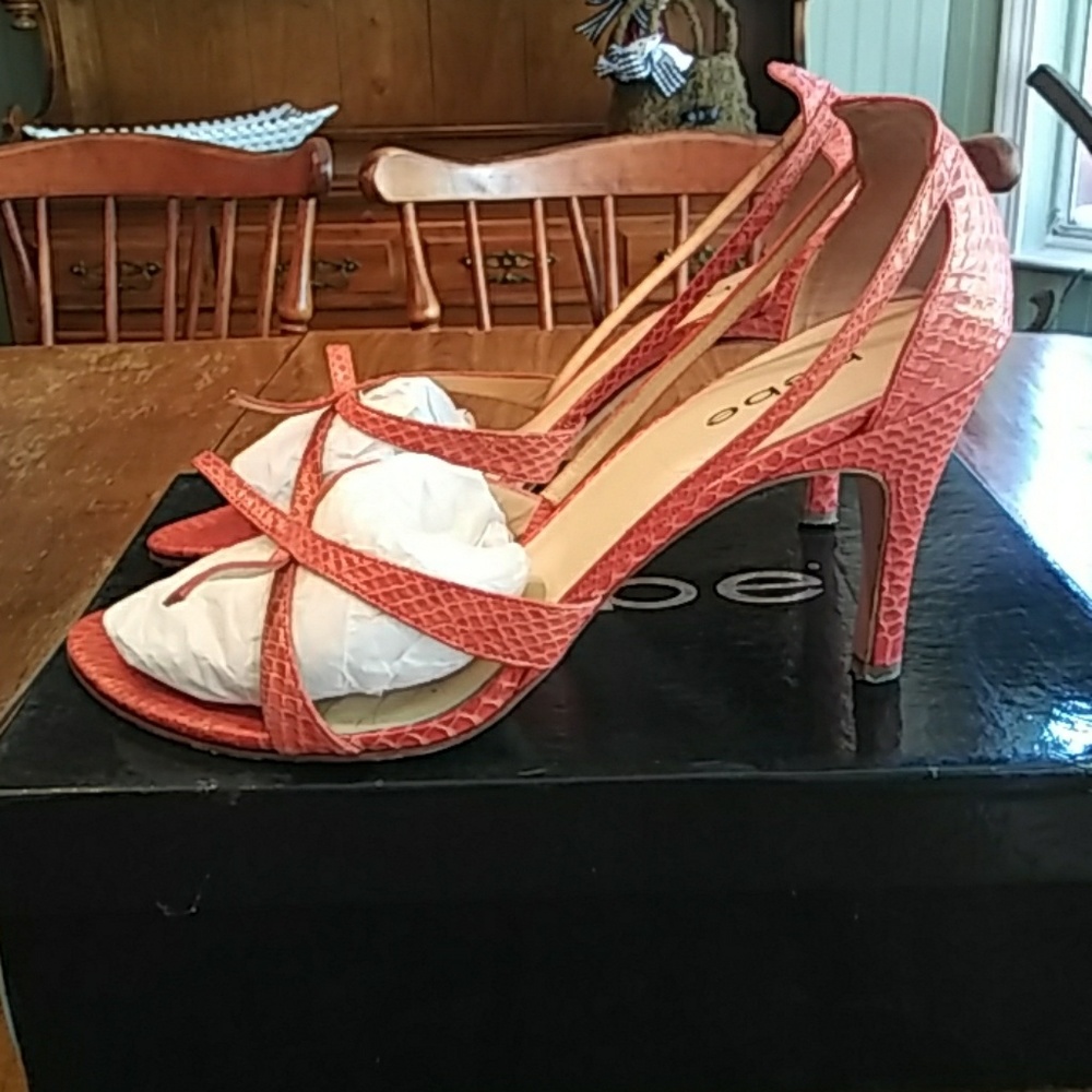 Bebe heels