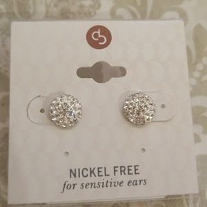 📦 NWT Nickel Free Silver Stud Earrings