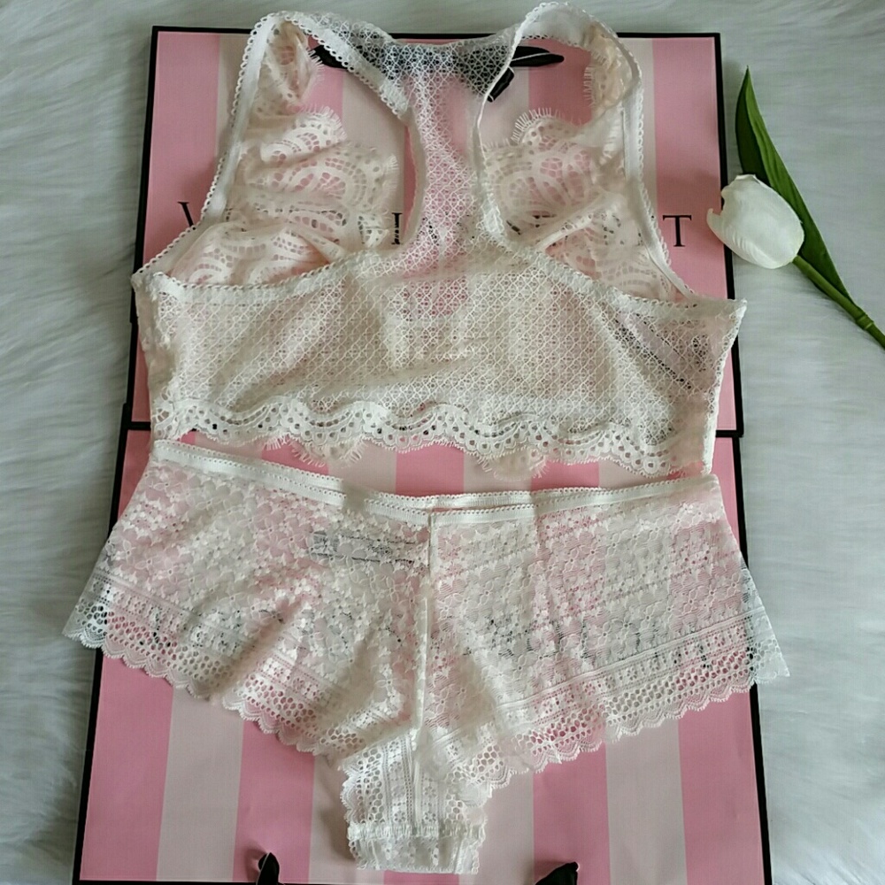 VS DREAM ANGELS BRALETTE L & Panty L. nwt - Picture 4 of 8