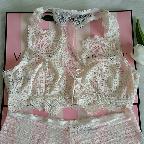 VS DREAM ANGELS BRALETTE L & Panty L. nwt - Picture 2 of 8