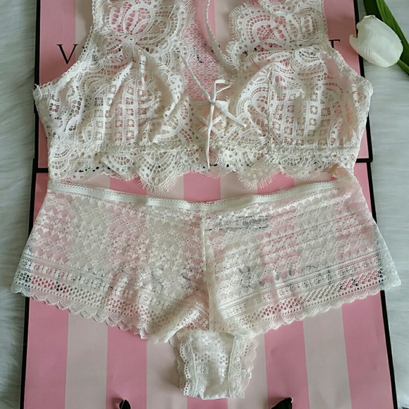 VS DREAM ANGELS BRALETTE L & Panty L. nwt - Picture 3 of 8