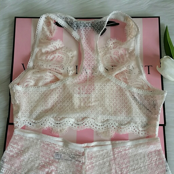 VS DREAM ANGELS BRALETTE L & Panty L. nwt - Picture 5 of 8