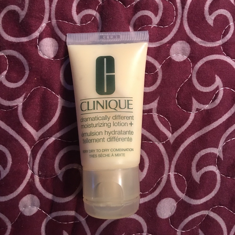 Clinique Skin Car Set - Picture 4 of 4