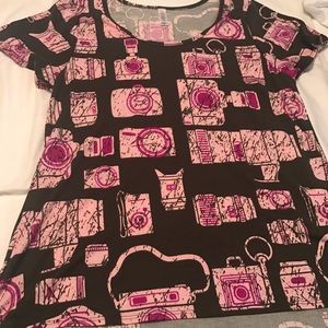 Lularoe classic tee