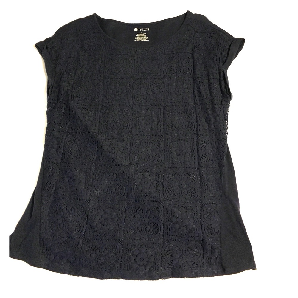 💖🎉SALE: Belk Embroidered Top