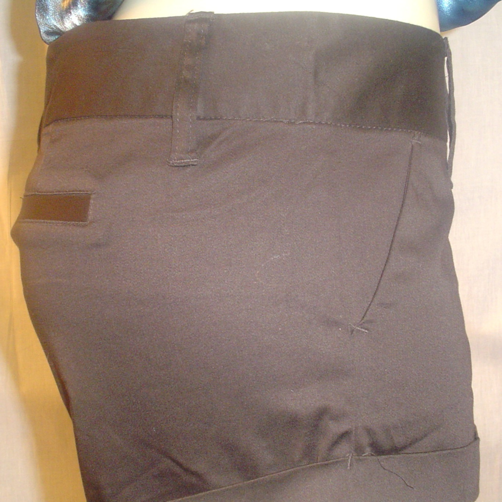 NWT wide tab cuffed shorts CLEARANCE