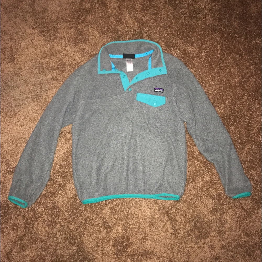 Patagonia small gray and turquoise pullover