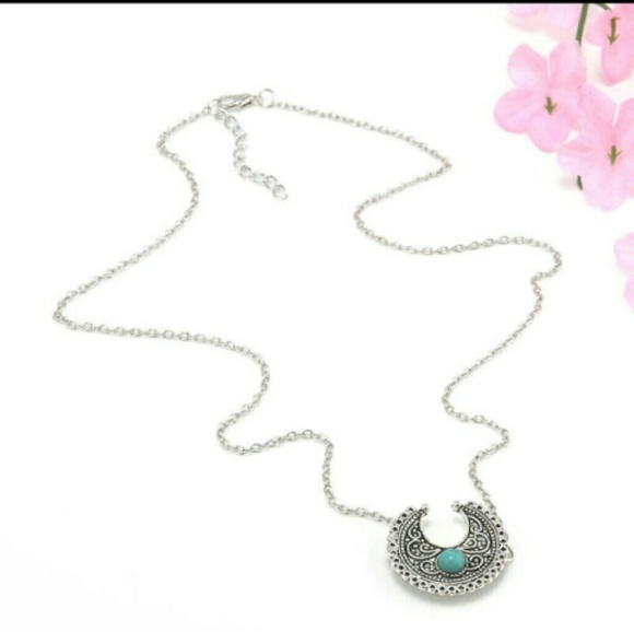 BOHO Horn Tribal Necklace - Picture 3 of 5