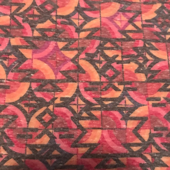 Lularoe classic tee - Picture 2 of 2