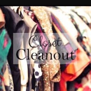 MAKE AN OFFER!! Clearing out my closet!!