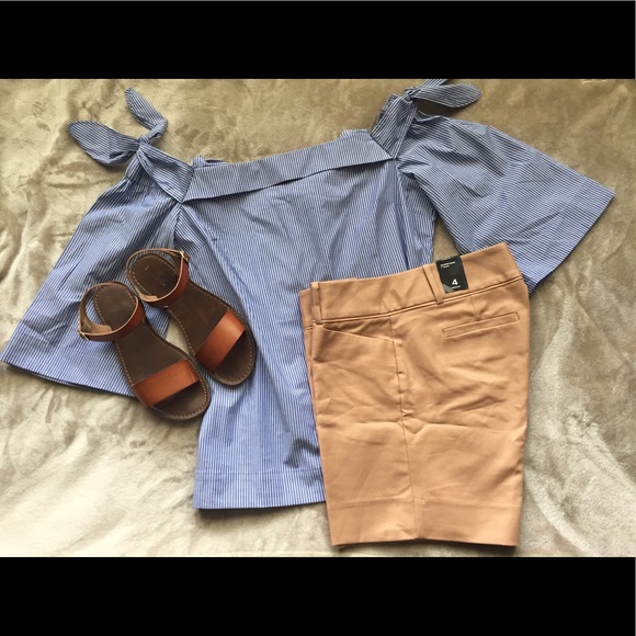 Banana Republic Bow-Shoulder Top - Picture 4 of 4