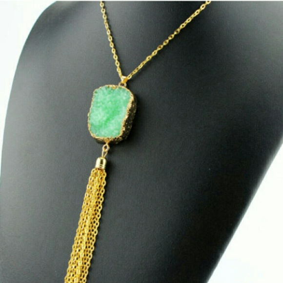 Druzy Pendant Necklace with tassel - Three colors - Picture 5 of 7