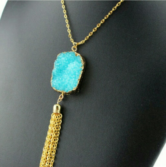 Druzy Pendant Necklace with tassel - Three colors - Picture 6 of 7