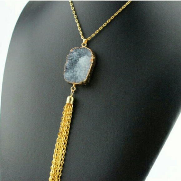 Druzy Pendant Necklace with tassel - Three colors - Picture 7 of 7