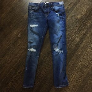 Zara Ripped Boyfriend Jeans (amazing condition)