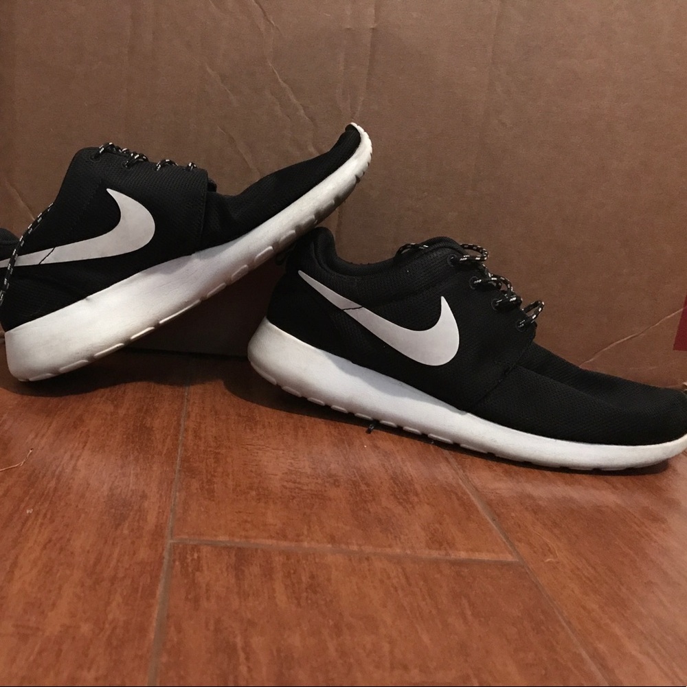 Black Roshe Runs, moderately worn!