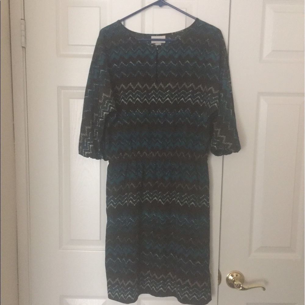 Loft dress with keyhole