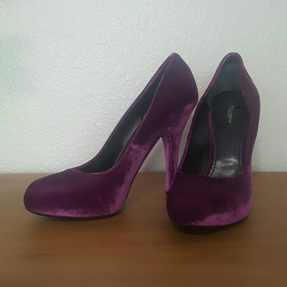 Dolce & Gabbana Velvet Pumps