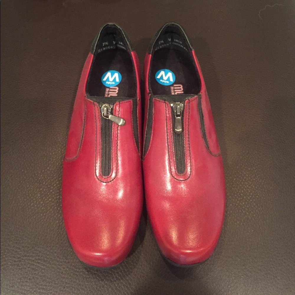 New Munro Leather Zip-Up Shoe Size 7.5 w