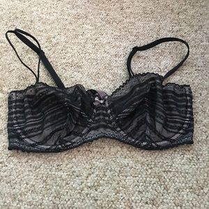 Victoria's Secret lace balconette bra. 34DD NWOT