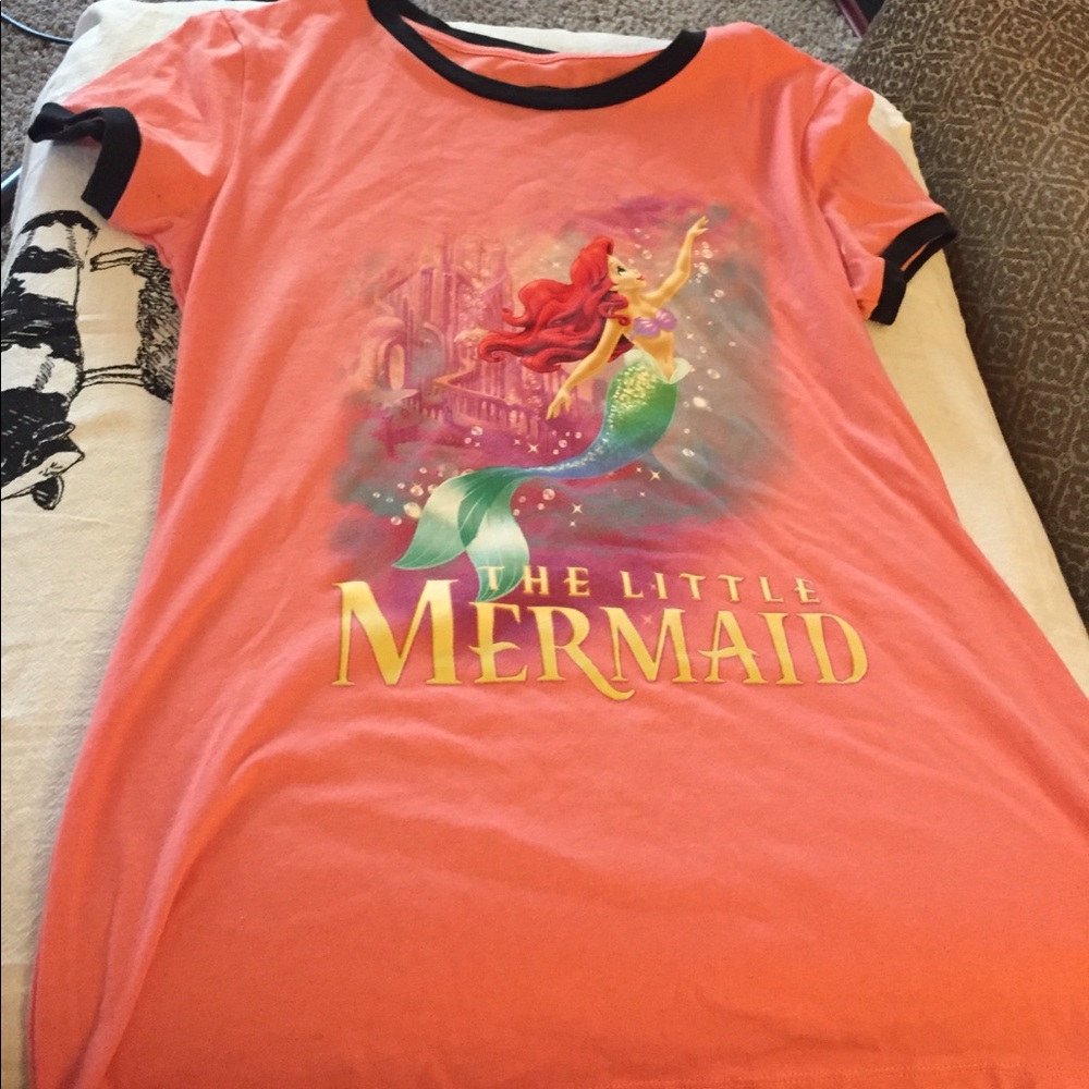 Ariel Graphic Tee