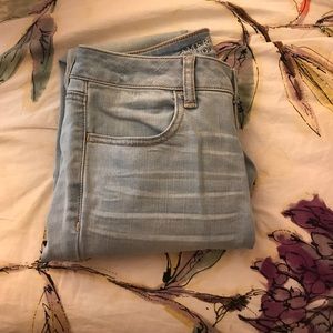 Light Wash American Eagle Jeggings