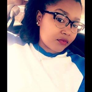 Meet your Posher, Michaela