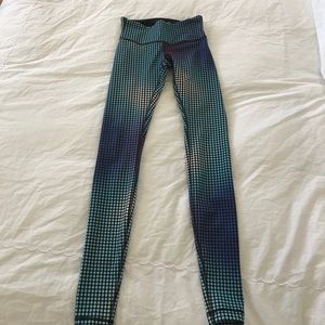 authentic lululemon wunder under pants size 4