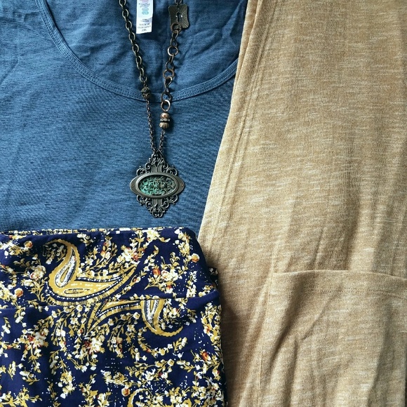 LuLaRoe Tops - LuLaRoe Classic Tee, Size 2XL LuLaRoe Tops - LuLaRoe Classic Tee, Size 2XL