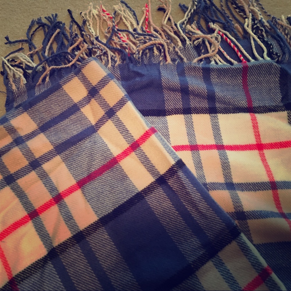 GIFT!  GAP plaid scarf wrap