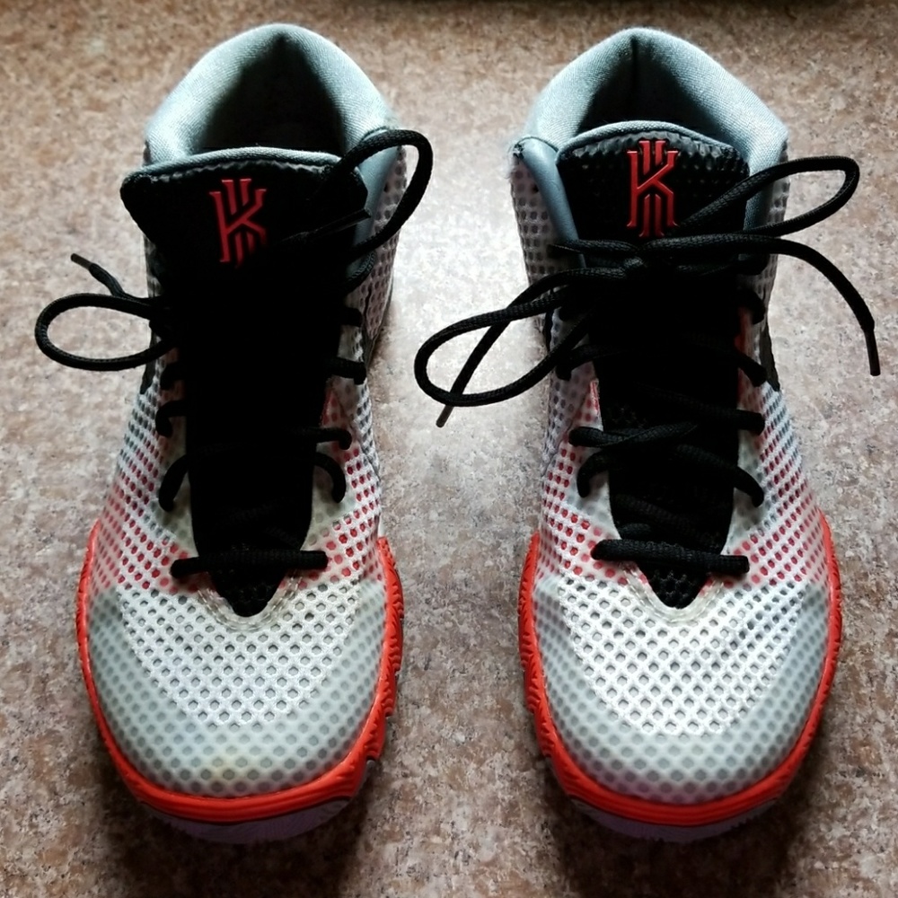 Nike Kyrie 1, size 10 women's, size 8 men's.