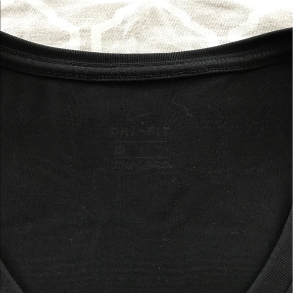 ❌SOLD❌Nike fro-fit tee - Picture 3 of 3