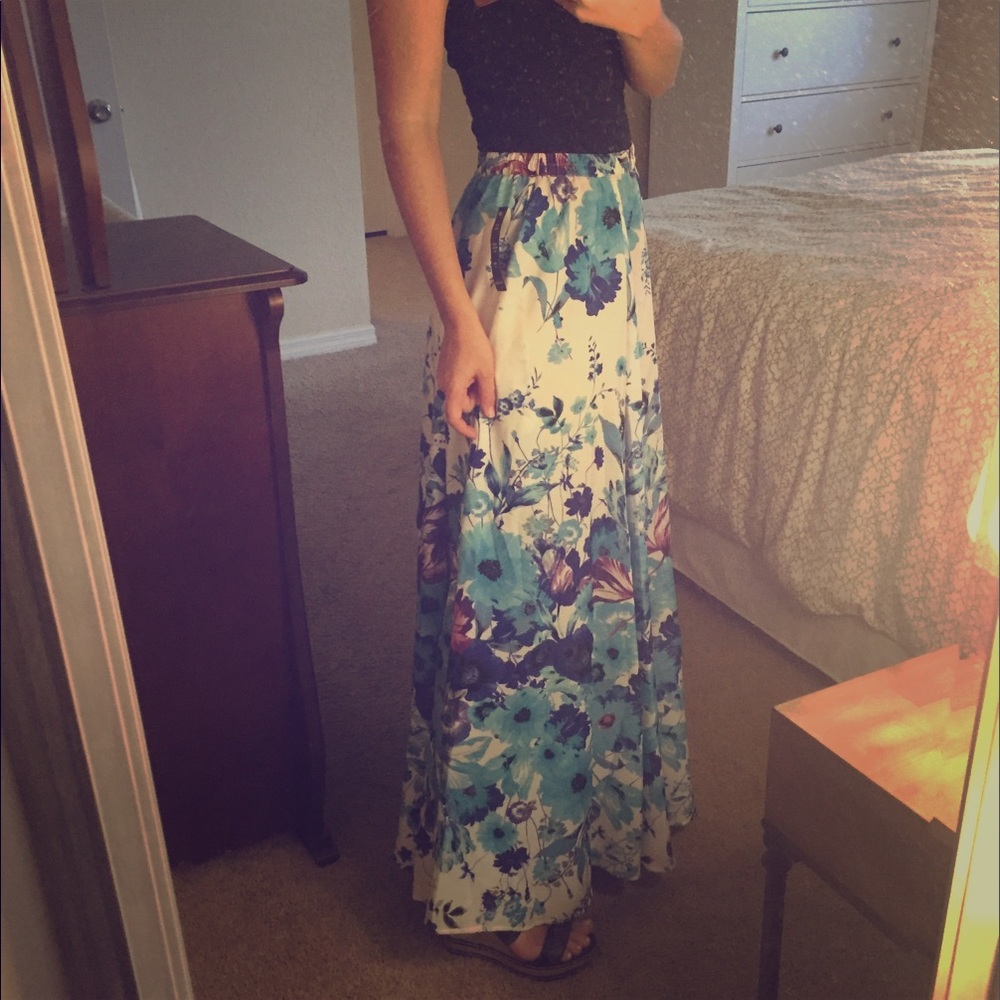 Floral Maxi Skirt 💜💙💟